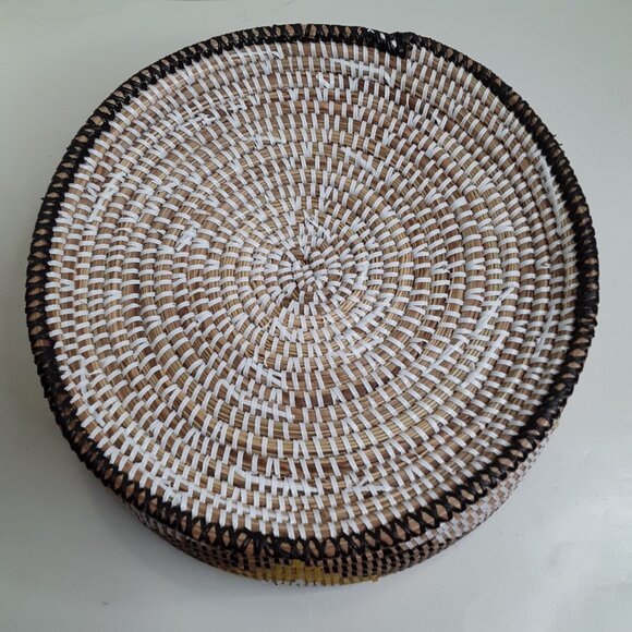 Vintage Handmade Hand-Woven Large Basket Bowl - Picture 3 of 10